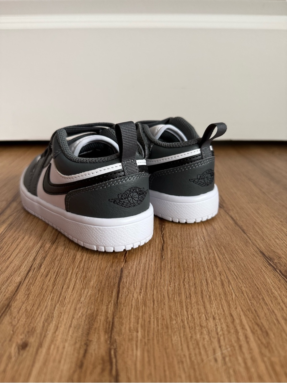 NIKE • size 11c • Kid’s Jordan 1 Low ALT PS White Black Iron Grey - Picture 3 of 6